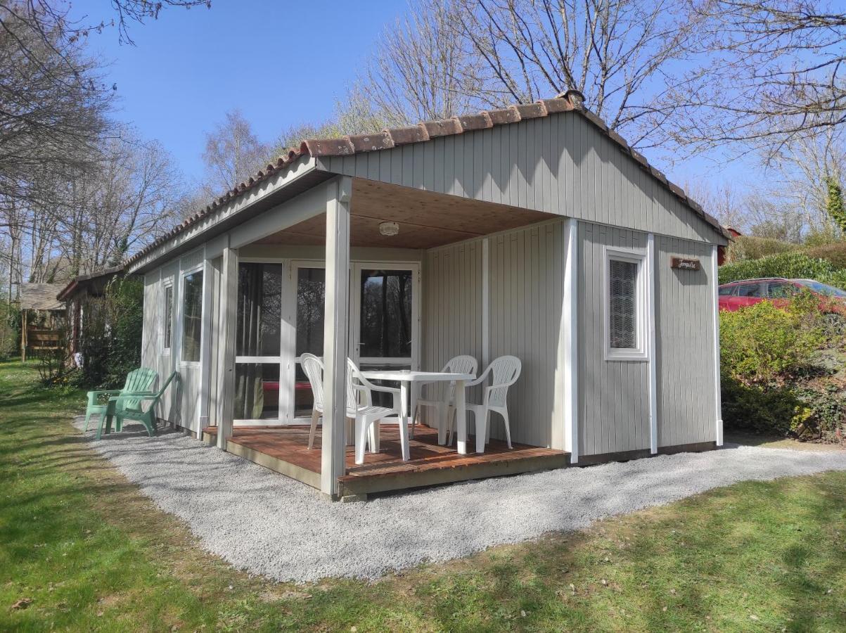 Chalet Simple Au Camping L'Etruyere Au Lac La Tardiere Bagian luar foto