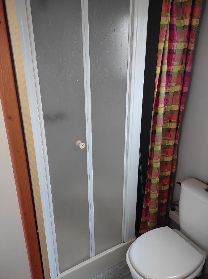 Chalet Simple Au Camping L'Etruyere Au Lac La Tardiere Bagian luar foto