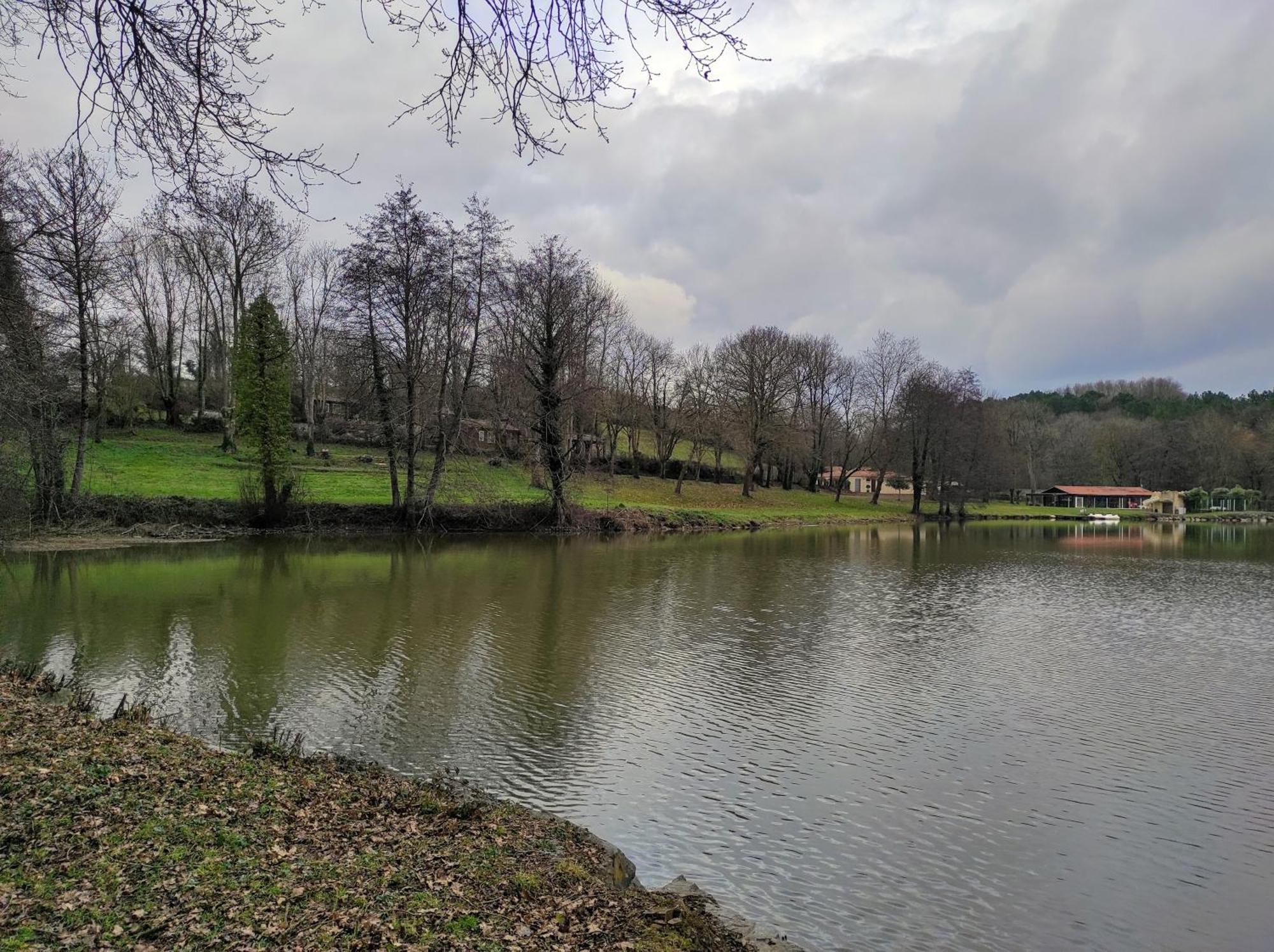 Chalet Simple Au Camping L'Etruyere Au Lac La Tardiere Bagian luar foto